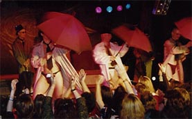 It's raining men - photo DB